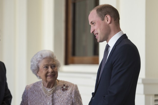 Mandatory Credit: Photo by REX/Shutterstock (9246814g) Queen Elizabeth II and Prince William German President, Frank-Walter Steinmeier private lunch at Buckingham Palace, London, UK - 28 Nov 2017 Queen Elizabeth II and the Duke of Cambridge greet the President of Germany Frank-Walter Steinmeier outside the Grand Entrance before a private lunch at Buckingham Palace