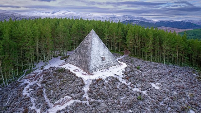 2YRK8EW Prince Albert?s Pyramid or Cairn Balmoral Estate Deeside Scotland the large cairn covered with snow and ice in winter
